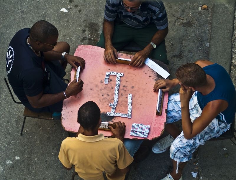 Playing Dominó in Havana