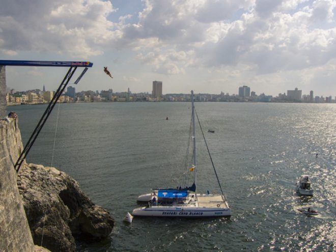 Blake Aldridge wins the inaugural Havana Red Bull Cliff Diving World Series event