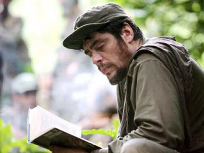 BENICIO as CHE