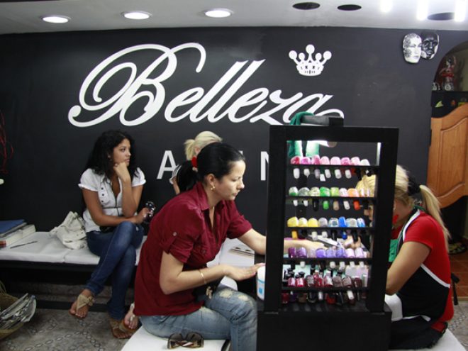 La Belleza Latina & Giros Spinning: Hair, beauty & exercise