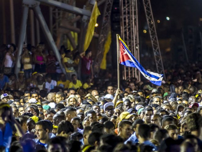 Havana wears yellow at the Tribuna Antimperialista