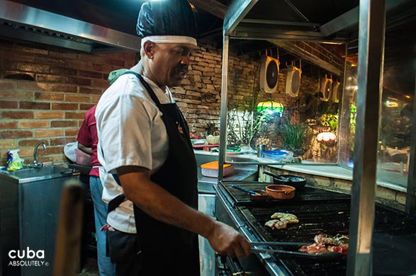 Chef making a dish at La Fontana restaurant in Miramar© Cuba Absolutely, 2014