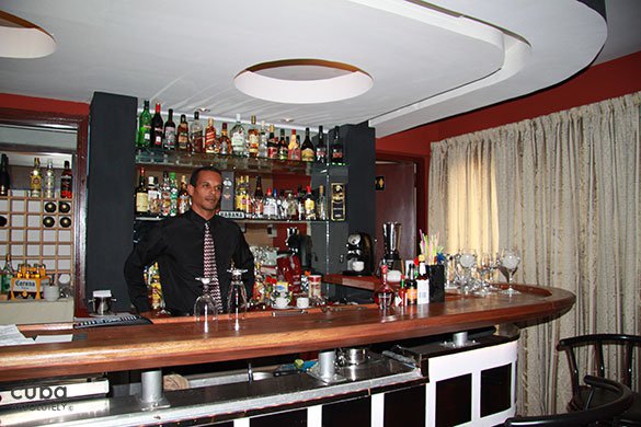 Bar © Cuba Absolutely, 2014
