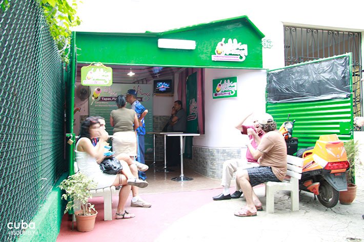 cafeteria Al frio y al fuego © Cuba Absolutely, 2014