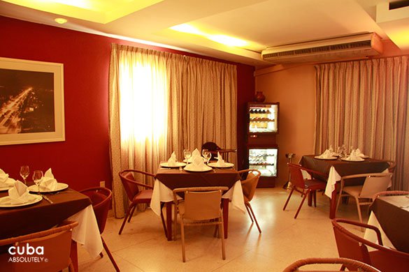 Restaurant Santana © Cuba Absolutely, 2014