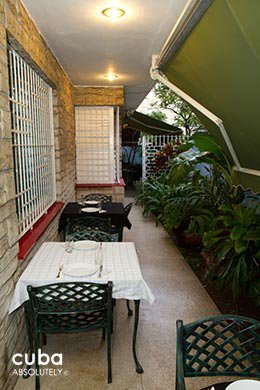restaurant © Cuba Absolutely, 2014