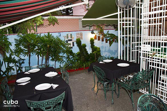 restaurant © Cuba Absolutely, 2014