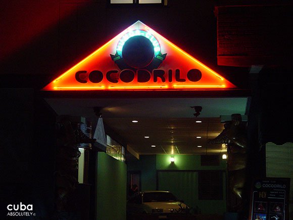 front of cocodrilo club in vedado © Cuba Absolutely, 2014