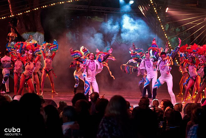 dancers in Tropicana club in Playa © Cuba Absolutely, 2014