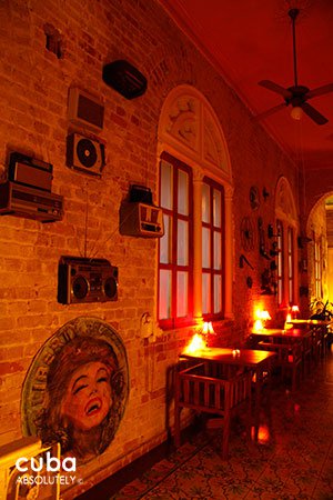 Restaurant- bar Madrigal in Vedado© Cuba Absolutely, 2014