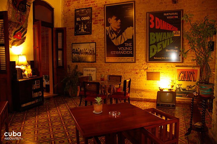 Restaurant- bar Madrigal in Vedado© Cuba Absolutely, 2014