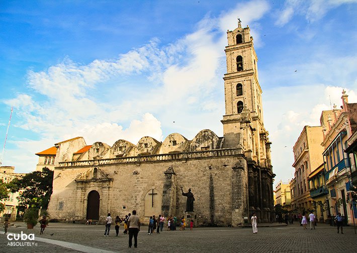 San Francisco d Asis Square in old Havana© Cuba Absolutely, 2014