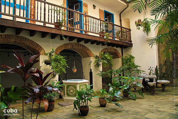 Conde de Lombillo palace in Old Havana, with plants in the front © Cuba Absolutely, 2014