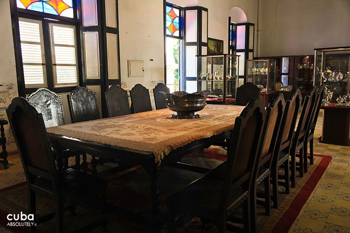 Wood table at Goldsmithery museum in Old Havana © Cuba Absolutely, 2014