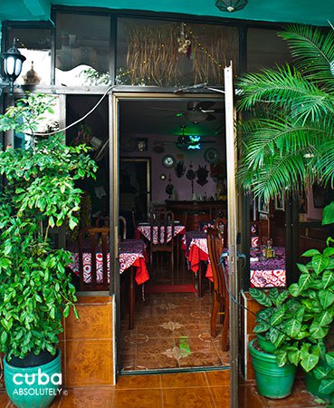 Los amigos restaurant in Vedado © Cuba Absolutely, 2014
