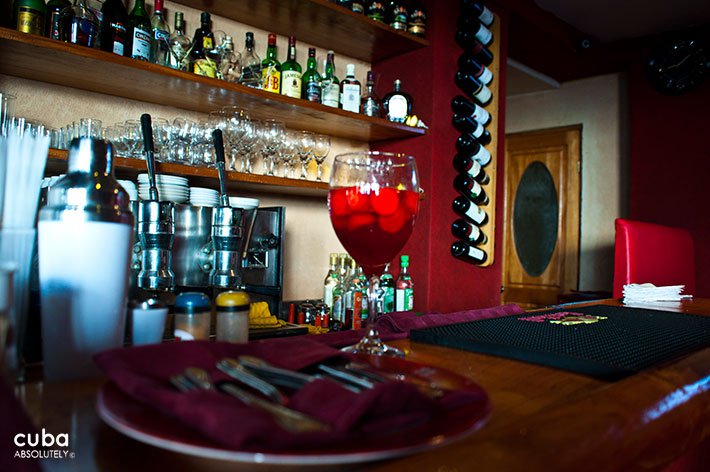 restaurant © Cuba Absolutely, 2014