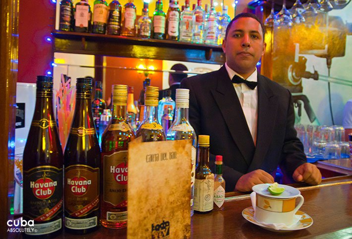 Todo tv restaurant in Old Havana © Cuba Absolutely, 2014