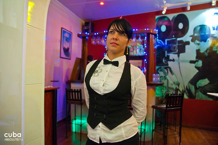 Waiter at Todo TV restaurant in Old Havana © Cuba Absolutely, 2014