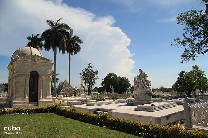 Colon Cementery in Vedado © Cuba Absolutely, 2014