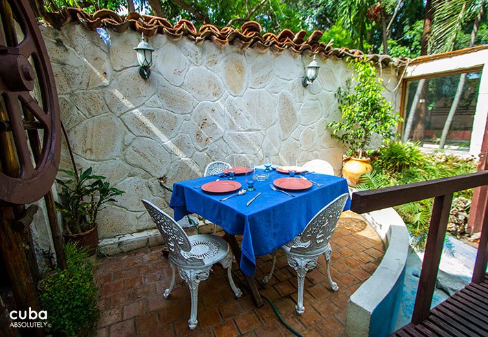 Mercedes restaurant in Vedado © Cuba Absolutely, 2014