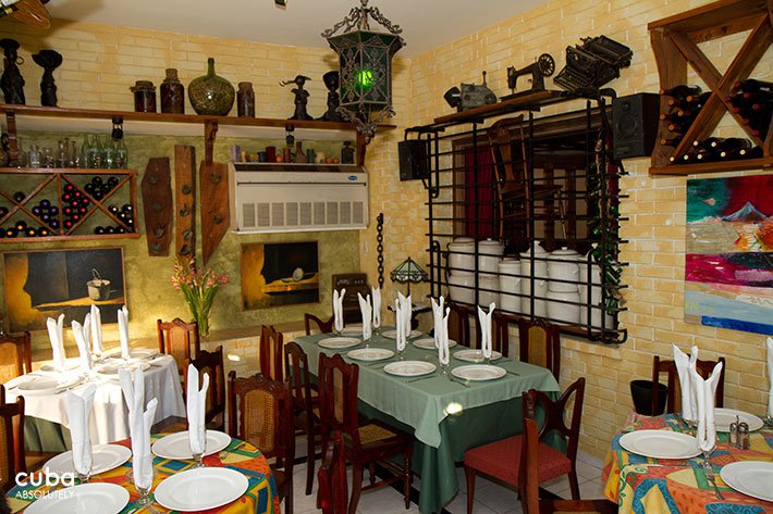 Decameron restaurant in Vedado © Cuba Absolutely, 2014