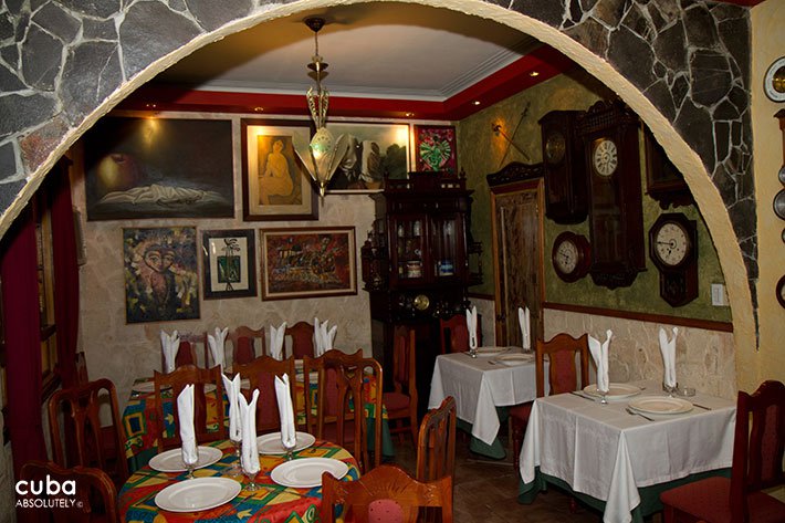 Decameron restaurant in Vedado © Cuba Absolutely, 2014