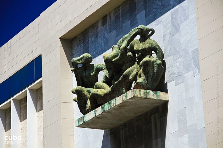 Cuban art museum in old havana, sculpture on the wall © Cuba Absolutely, 2014