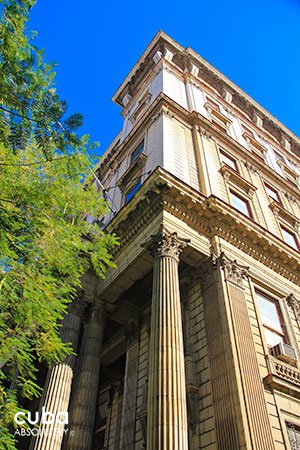 National bank in old havana© Cuba Absolutely, 2014