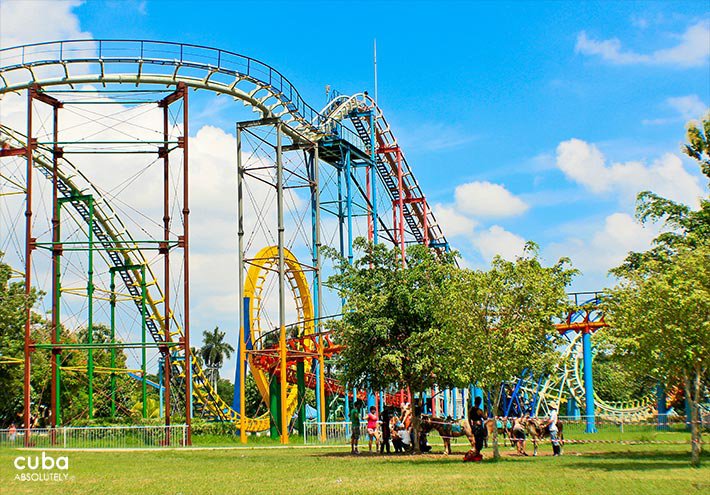roller coaster at Lenin park © Cuba Absolutely, 2014