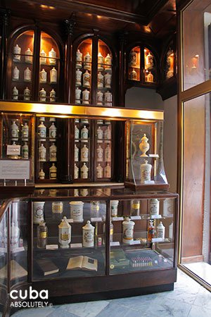 pharmacy Taquechel in old havana © Cuba Absolutely, 2014