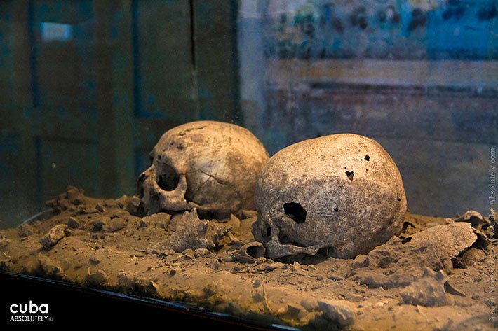 2 eggs at Archeology museum © Cuba Absolutely, 2014