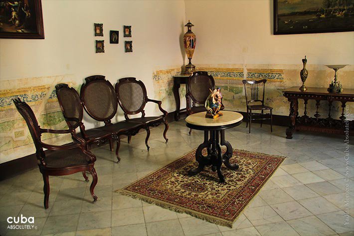 living at Lombillo Count Palace © Cuba Absolutely, 2014