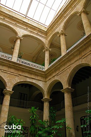 Florida hotel in old havana© Cuba Absolutely, 2014