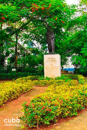 Simon Bolivar Park in old havana© Cuba Absolutely, 2014