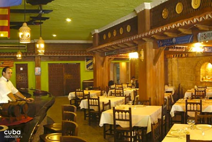 restaurant Zaragozana in old havana© Cuba Absolutely, 2014