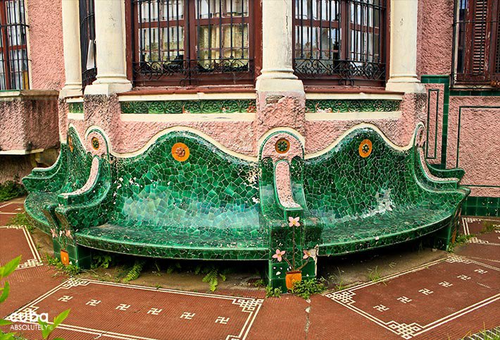 Pink old building © Cuba Absolutely, 2014