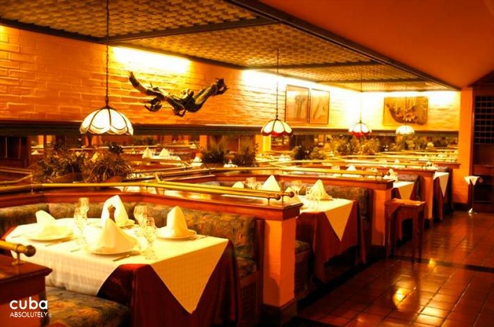 Restaurant at Comodoro Hotel in Miramar © Cuba Absolutely, 2014 - 2020