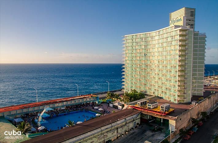 Riviera hotel in Vedado, view of the pool © Cuba Absolutely, 2014 - 2020