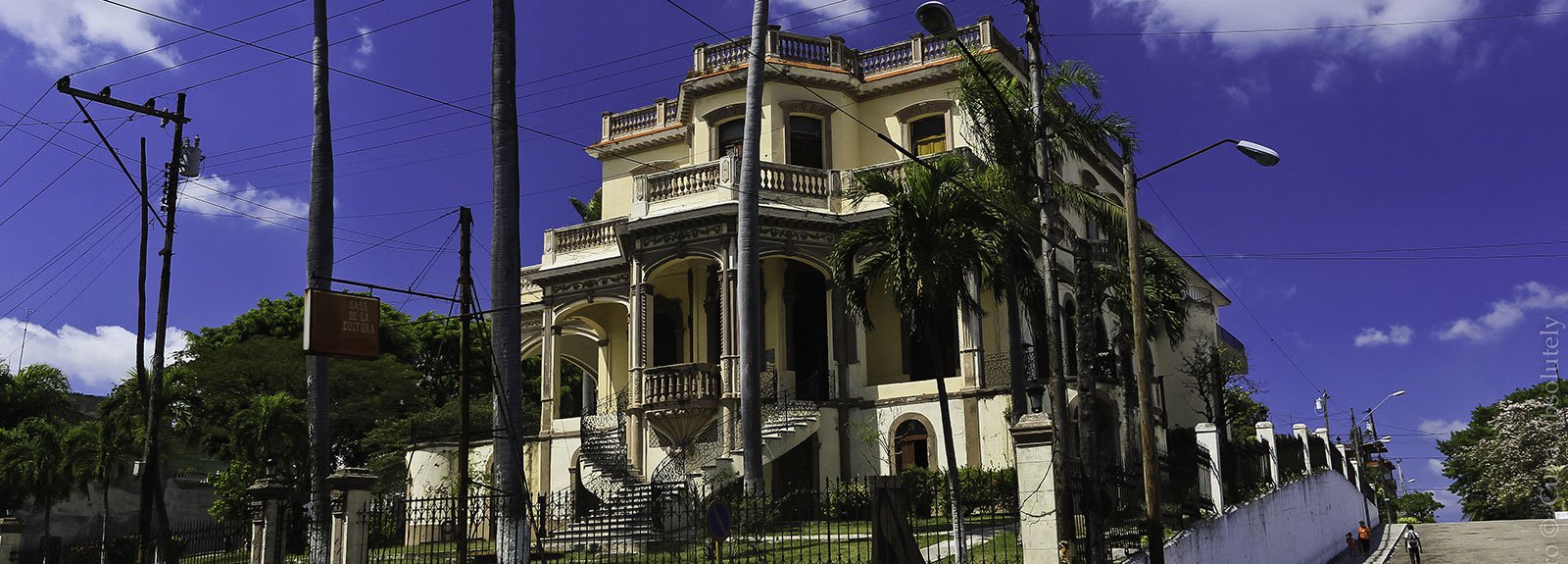 House in Cerro, big building