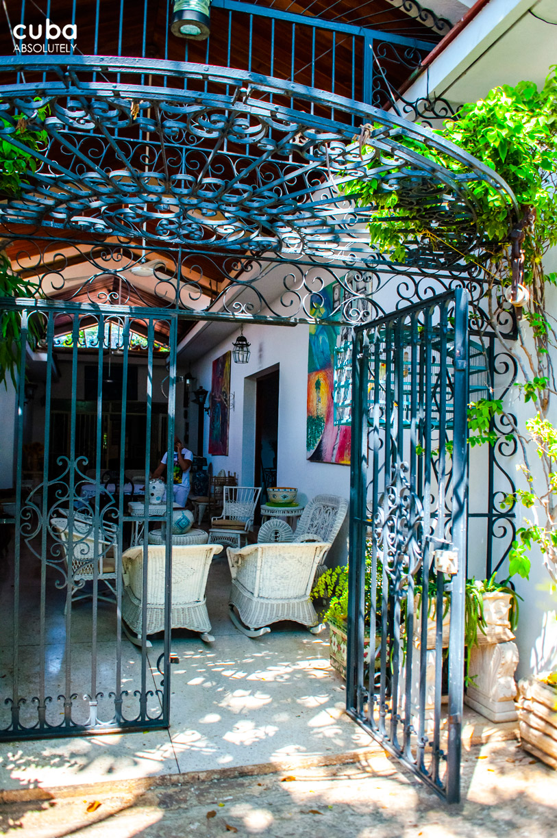 Villa Portería is the only modern creation on a colonial Vedado street. Havana, Cuba