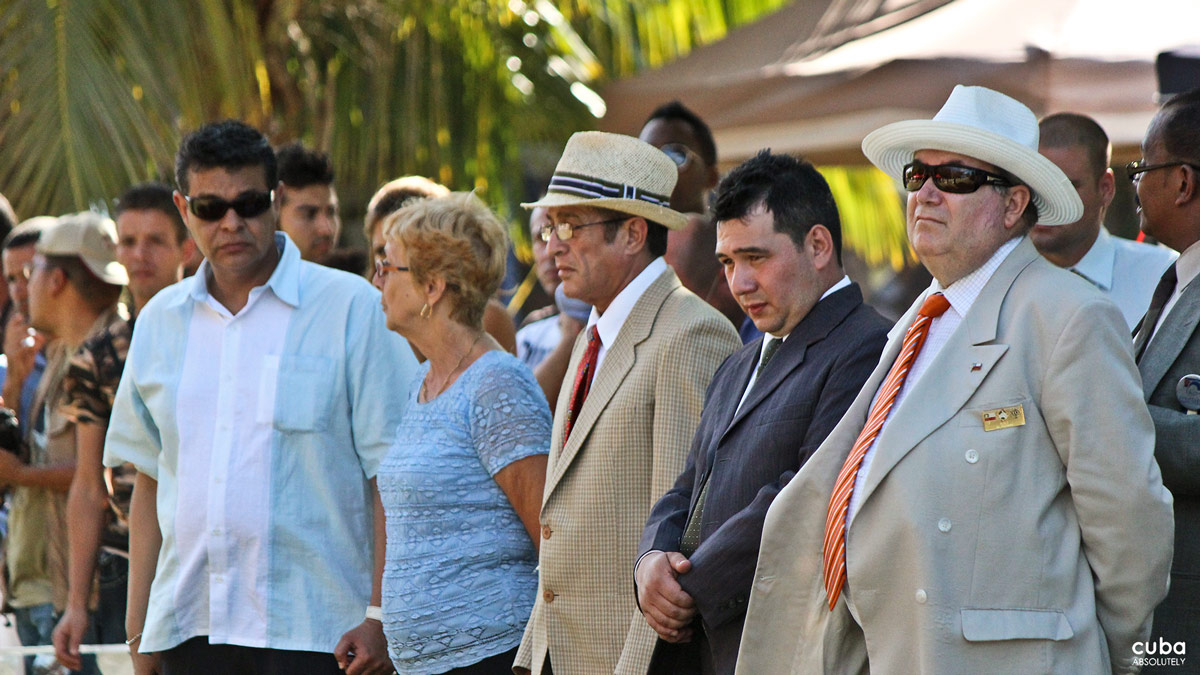 One thing that caught my attention was the judges’ and handlers’ attire. Under the radiant Havana sun and at a temperature of over 30 0C, they wore jackets more appropriate for the first dog show held in Newcastle upon Tyne in 1859, than for the tropics. Havana, Cuba