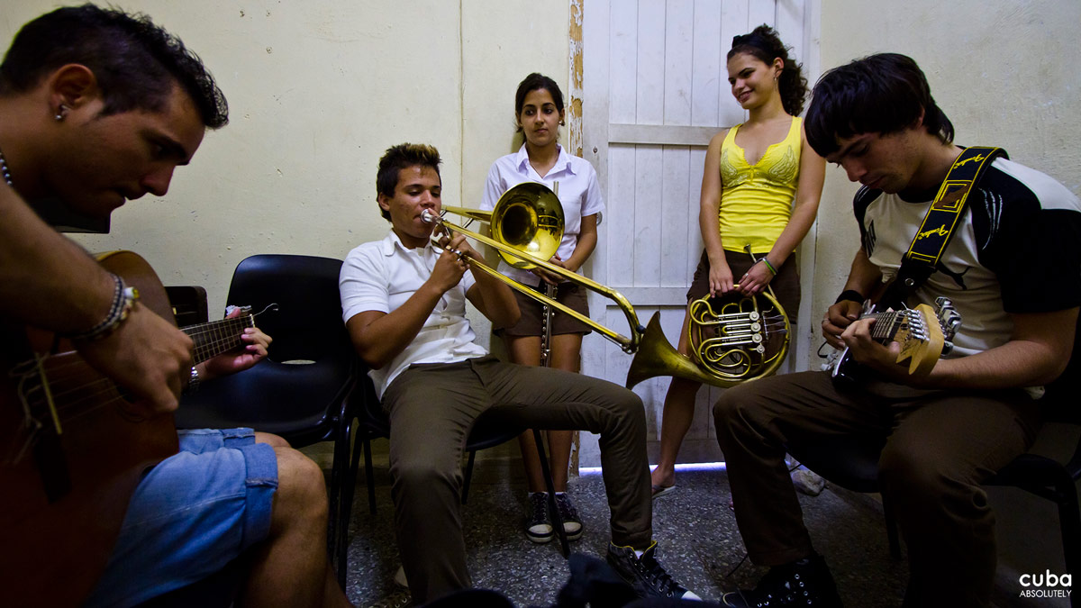The Festival de las Artes seeks to create opportunities for a dialogue between writers and artists of different manifestations, training and origins. Havana, Cuba