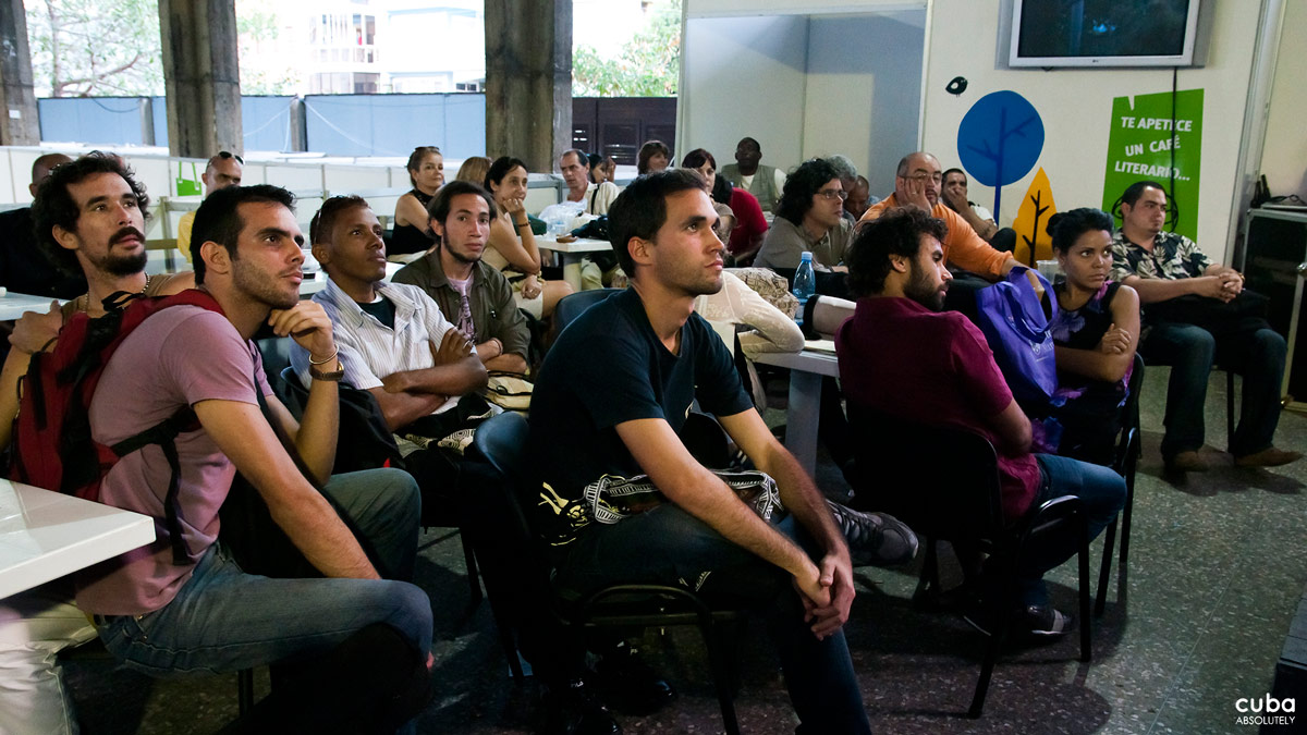 This year’s Book Fair spread out to several cultural institutions in Havana, including the Pabellón Cuba, the Dulce Maria Loynaz Center for Literary Promotion, the José Martí Society, UNEAC, Casa del Alba and the Center for Studies on Marti. These institutions have held poetry readings, book launchings and debates on subjects of current interest. Havana, Cuba