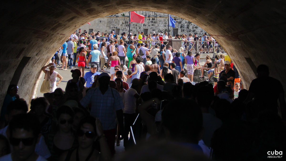 Every year tens of thousands of people pack the San Carlos de la Cabaña Fortress in Havana, attracted by book launchings of all genres and topics from Cuban and foreign publishing houses, along with panel discussions, poetry readings, concerts, children’s events, and a crafts fair. Havana, Cuba