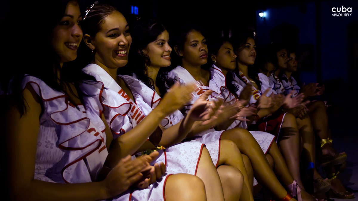 Unique to festivals in Cuba is the beauty pageant that takes place during the Cucalambeana. The chosen girl is believed to be the image of a typical country woman (tall, long black hair and dark skin) and is declared “La Flor de Birama,” or The Flower of Birama and all the other girls are the Petals. Las Tunas, Cuba