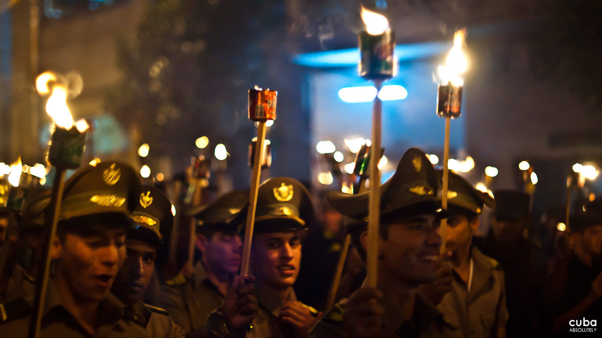The main objective of the March of the Torches was to go out to the streets on the eve of January 28 in a genuine civic attitude and somehow dignify the significance of that day. Havana, Cuba