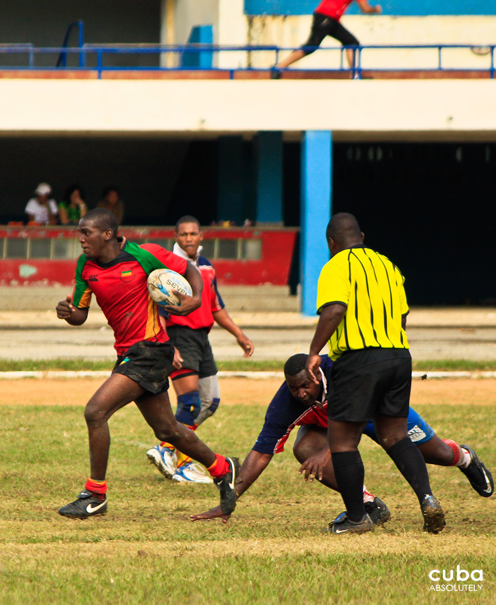 On the men’s side the two teams from Trinidad and Tobago Rainbow SCC and T&T Enthusiast Rugby Football Club (TTERFC) were both formidable playing each other in a tightly fought semi-final which TTERFC won 10-5. The final saw TTERFC defeat the The Dog River Howlers men’s team and defending champions 41-5. Havana, Cuba