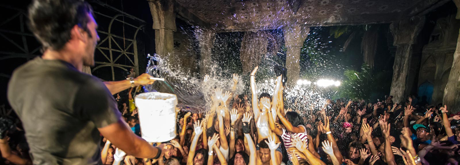 The festival revolved on different genres and styles that work from the roots but aim to reach a wide audience. Therefore, alternative music, which merges popular genres like rock, reggae, salsa or electronic music, was predominant in the Havana World Music Festival.  Havana, Cuba